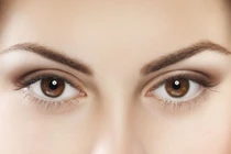 Mắt có dấu hiệu này, đi khám ngay vì có thể bạn đang mắc bệnh nguy hiểm