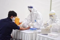 “Soi” quy trình xét nghiệm COVID-19 mới nhất với người nhập cảnh Việt Nam