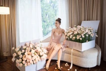 Gu thời trang của Ngân Khánh đẹp lên từng ngày sau án phạt ăn mặc hở hang