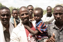 Cậu bé 4 tuổi sống sót sau 6 ngày lạc trong rừng châu Phi