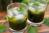 Nước rau má cực mát nhưng uống nhiều lại “rước" bệnh hiểm này 