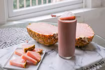 Tò mò giống dứa ruột hồng thơm như kẹo đang gây sốt thị trường