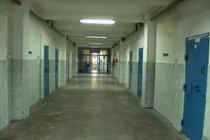 Bên trong nhà tù giam giữ “người đàn ông nguy hiểm nhất TikTok”