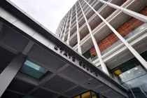 Choáng: Bị cấm chơi game, thiếu niên 14 tuổi đâm chết bố đẻ