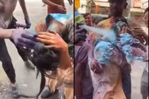 Phẫn nộ nữ du khách Nhật bị nhóm thanh niên Ấn Độ quấy rối