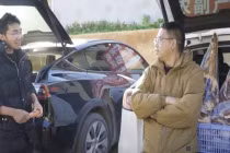 Ngôi làng Trung Quốc sắm toàn ô tô điện để…đi bán hàng rong