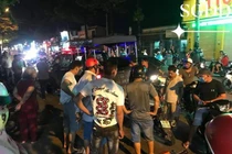 Một người bị đánh bất tỉnh khi chở nhiều xác chó chạy ngang Hóc Môn