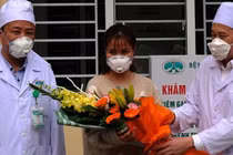 Nhiễm virus corona, người bệnh được bảo hiểm chi trả những khoản nào?