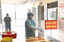 Bệnh nhân Covid-19 thứ 123 trở về từ Malaysia, gần 1.600 người phải cách ly