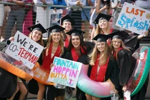 Thú vị lễ tốt nghiệp “khác người” ở các trường ĐH trên thế giới