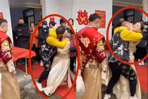 Phẫn nộ cảnh chú rể đứng nhìn người lạ cưỡng hôn cô dâu