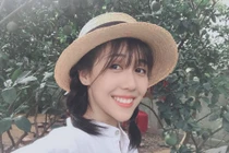 Gu thời trang trẻ trung, nhí nhố của “Thánh nữ nhạc chế” Hậu Hoàng