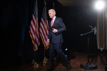 Bị cáo buộc tấn công tình dục, ứng viên Dân chủ Joe Biden vẫn im lặng