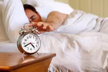 Dậy sớm buổi sáng kiểu này còn nguy hại hơn thức khuya