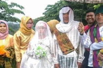 Cụ ông 78 cưới vợ trẻ 18 tuổi là mối tình đầu