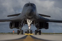 Mỹ đưa máy bay ném bom B-1B Lancer tới gần Trung Quốc