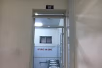 Người phụ nữ tố bị hãm hiếp, cướp của trong nhà vệ sinh Trung tâm Văn hóa