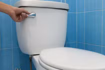 Đậy nắp khi xả bồn cầu giúp tránh lây nhiễm COVID-19