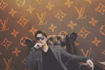 Rich kid trong “Người ấy là ai” ngoài đời ăn mặc sành điệu ra sao?