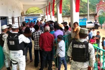 Bé gái 14 tuổi bị bỏ tù vì trốn khỏi... đám cưới của chính mình