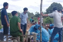 Thi thể người đàn ông có nhiều vết chém dưới ao nuôi tôm