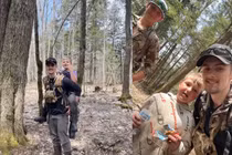 Bé trai 8 tuổi sống sót 2 ngày trong rừng hoang nhờ ăn tuyết