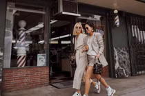 Cặp chị em gốc Hàn cùng là fashionista đình đám tại Mỹ 