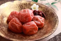 Cách làm món mận muối của Nhật, nhìn thôi cũng ứa nước miếng
