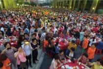 Đám cưới bao trọn khu phố 1.200 bàn tiệc, gần 1 vạn khách 