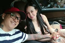 Bất ngờ hình ảnh bà xã Tuấn Hưng tận tình chăm sóc da cho chồng