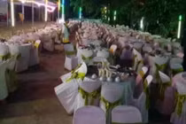 Người đàn ông mở tiệc 200 mâm cỗ giữa nghĩa trang vì lý do sốc