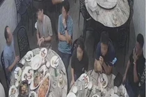 Ăn uống no say, nhóm khách 16 người rời đi “quên” trả tiền