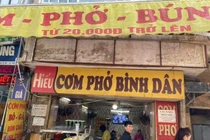 Công an vào cuộc vụ quán ăn gần BV Bạch Mai bị tố "chặt chém"