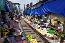 Chợ đường tàu Thái Lan mở cửa lại, dọn hàng 6 lần/ngày