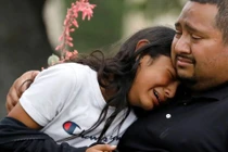 Hiện trường vụ xả súng 21 người chết tại trường tiểu học Mỹ