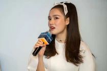 Nối tiếp Hương Giang, Nhã Phương bị lập group antifan 