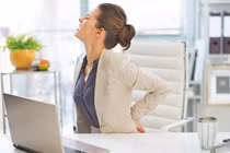 Dân văn phòng bỏ ngay thói quen này để tránh bệnh xương khớp nghiêm trọng