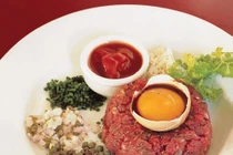 Những món ăn thịt sống không dành cho thực khách yếu bụng