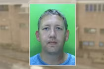 Lĩnh 14 năm tù vì quay lén nữ sinh thay đồ trong nhà vệ sinh