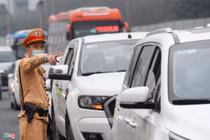 Cao tốc Pháp Vân - Cầu Giẽ ùn tắc chiều mùng 5 Tết