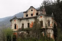 Bí ẩn rùng rợn về biệt thự bỏ hoang đáng sợ nhất Italy