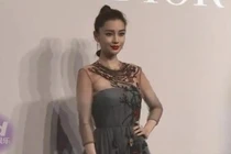 Ảnh không chỉnh sửa “bóc trần” nhan sắc thật của Angelababy