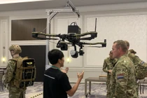 Từ đứa trẻ xóm xì ke tới CEO công ty thiết bị bay không người lái