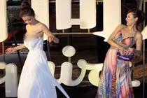 Những sự cố mặc váy áo “lộ hàng” khiến mỹ nhân Hoa ngữ chỉ muốn độn thổ