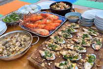 “Ngọc nữ” Hà Tăng trổ tài nấu loạt món ngon đãi tiệc gia đình