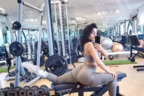 Những màn khoe body nóng bỏng của bạn gái C. Ronaldo trong phòng gym