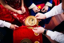 Bị ép cưới người thiểu năng, cô dâu khóc nghẹn