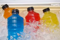 10 đồ uống đang âm thầm rút ngắn tuổi thọ của bạn