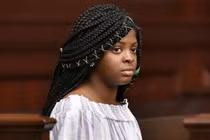 Cô gái không ngờ “mẹ nuôi” chính là kẻ bắt cóc mình