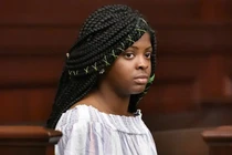 Cô gái không ngờ “mẹ nuôi” chính là kẻ bắt cóc mình